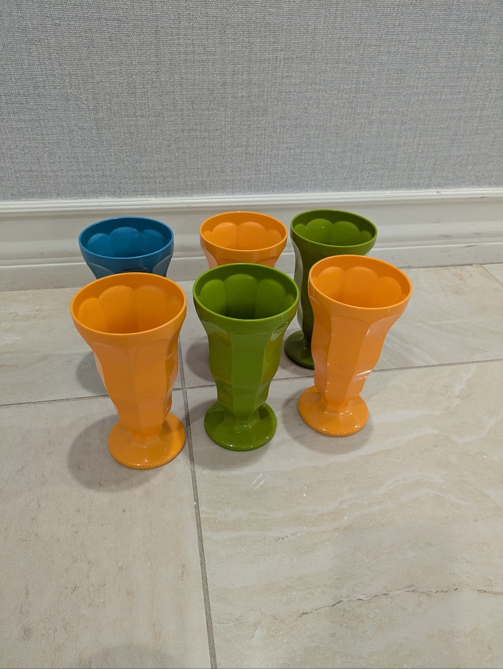 Colorful Plastic Dessert Cups - Set of 6